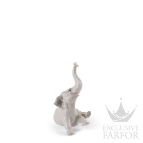 01008491 Lladro Animal Kingdom "Wild animals"Статуэтка "Слоненок с розовым цветком" 14 x 12см