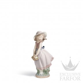 01008246 Lladro Childhood & Fairy Tales "In my garden"Статуэтка "Нежная юность" 18 x 6см