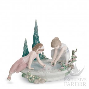 01008355 Lladro Childhood & Fairy Tales "In my garden"Статуэтка "Лепестки на воде" 22 x 30см