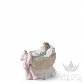 01006977 Lladro Family Stories "Birth"Статуэтка "Ночное сокровище (девочка)" 9 x 7см