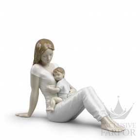 01009336 Lladro Family StoriesСтатуэтка "Материнская любовь" 25 х 36см