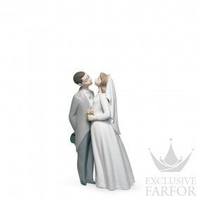 01006620 Lladro Love stories "Weddings"Статуэтка "Поцелуй на память" 19 x 12см