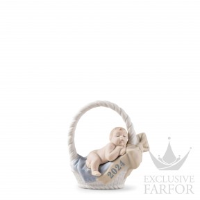 01018482 Lladro Family Stories "Newborn" Статуэтка "Рожденный в 2024" 10 х 9см