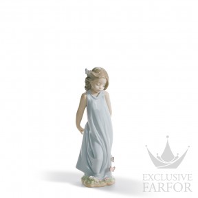 01006963 Lladro Childhood & Fairy Tales "Sweet Moments"Статуэтка "Подружка мотыльков" 21 x 8см