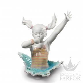 01009194 Lladro Childhood & Fairy TalesСтатуэтка "Я ныряю!" 39 х 39см