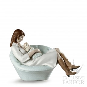 01009380 Lladro Family Stories "Feels Like Heaven"Статуэтка "В маминых объятьях" 22 х 30см