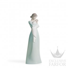 01018218 Lladro Family Stories "Motherhoods"Статуэтка "Объятие мамы" 31 x 10см