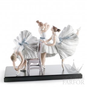 01008476 Lladro On Stage "Ballet" (Лимитированная серия на 2500 пред.)Статуэтка "Урок балета" 36 x 49см