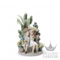 01008506 Lladro Childhood & Fairy Tales "In my garden" (Лимитированная серия на 3000 пред.)Статуэтка "Секретничая в парке" 30 x 19см
