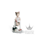 01008524 Lladro Childhood & Fairy Tales "With my pets"Статуэтка "Подними мой ботинок" 21 x 11см
