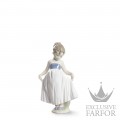 01009172 Lladro Childhood & Fairy Tales "Sweet Moments"Статуэтка "Взгляни на мое платье" 20 x 12см