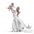 01006858 Lladro Family Stories "Motherhoods"Статуэтка "Моя маленькая радость" 46 x 29см