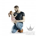 01009391 Lladro Family Stories "In Daddy's Arms"Статуэтка "В папиных объятиях" 35 х 21см