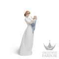 01018294 Lladro Family Stories "Motherhoods"Статуэтка "Мамино сокровище" 32 x 14см