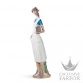 01004603 Lladro ProfessionsСтатуэтка "Медсестра" 36 x 10см